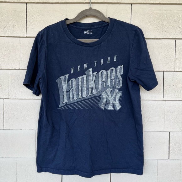 New York Yankees t-shirt size med - Picture 1 of 2